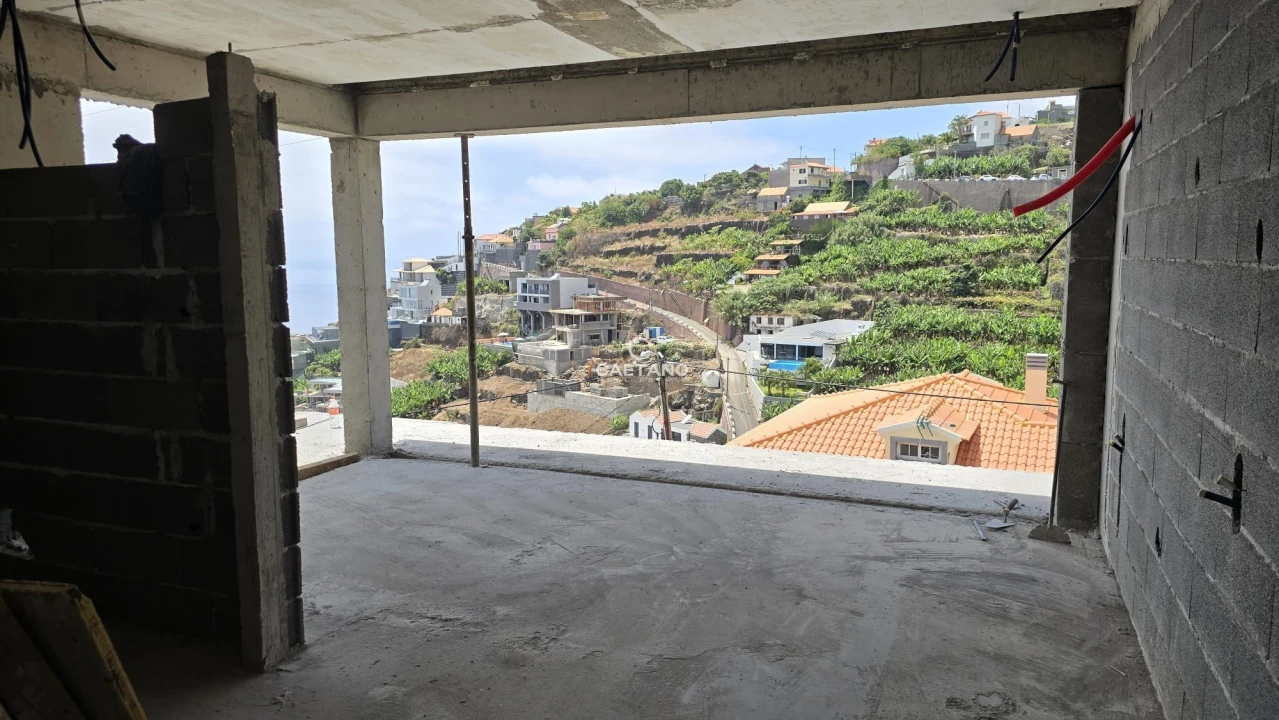 Moradia T2 para Venda em Calheta Foto 38