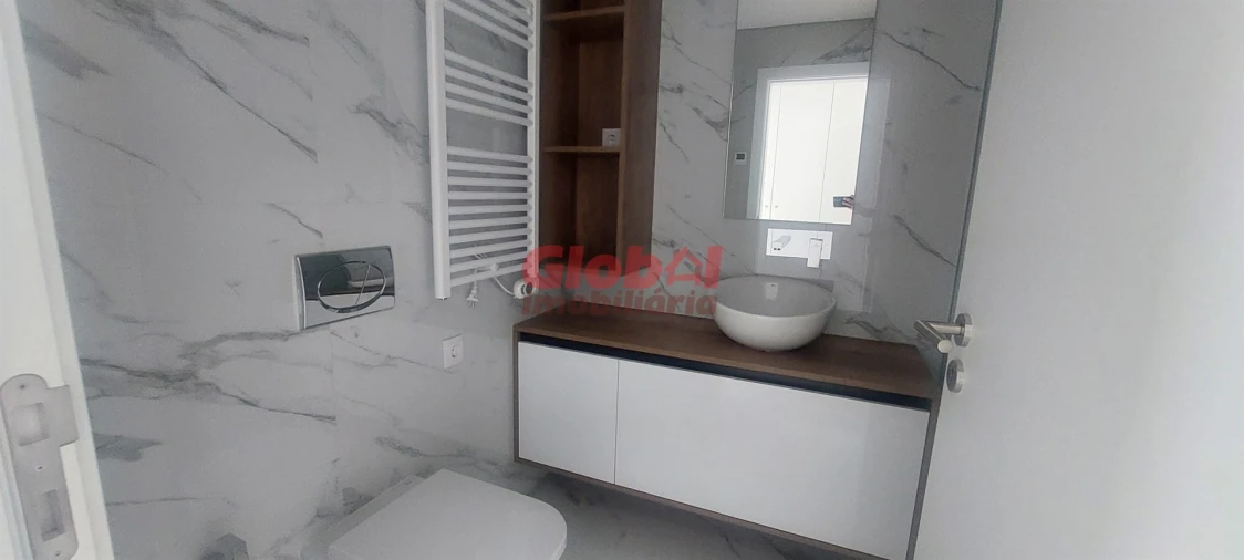 Apartamento T1 para Venda em Repeses e São Salvador Foto 3