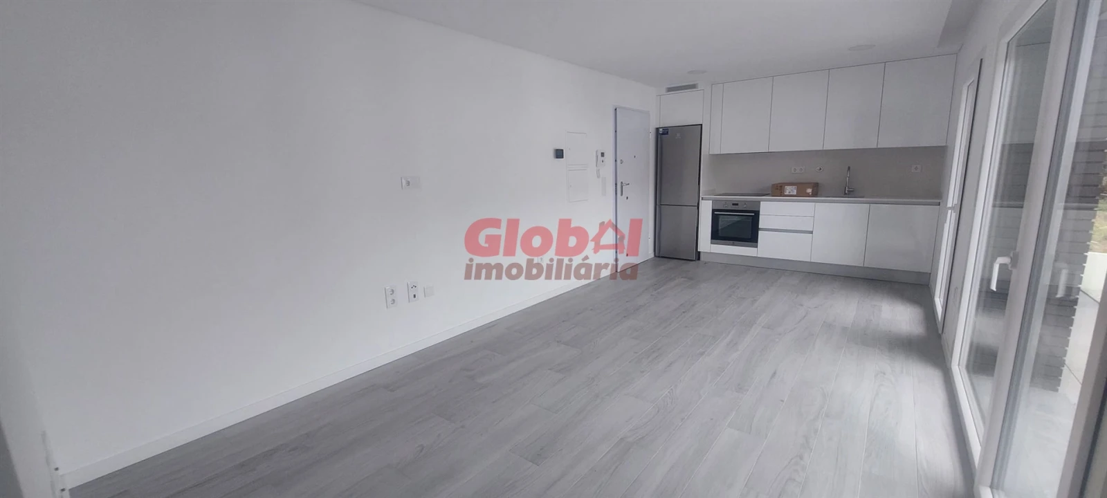 Apartamento T1 para Venda em Repeses e São Salvador Foto 1