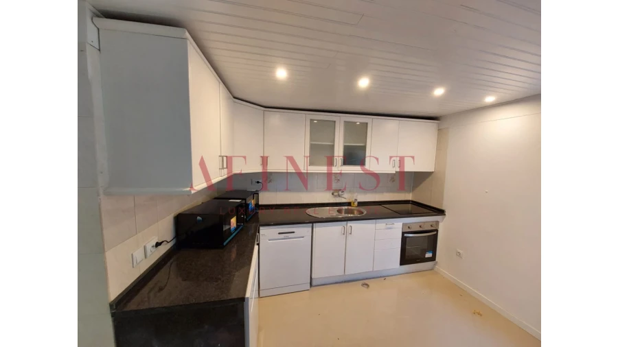 Moradia T9 para Venda em Ajuda