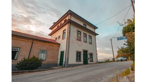 Moradia T10 para Venda em Nogueiró e Tenões