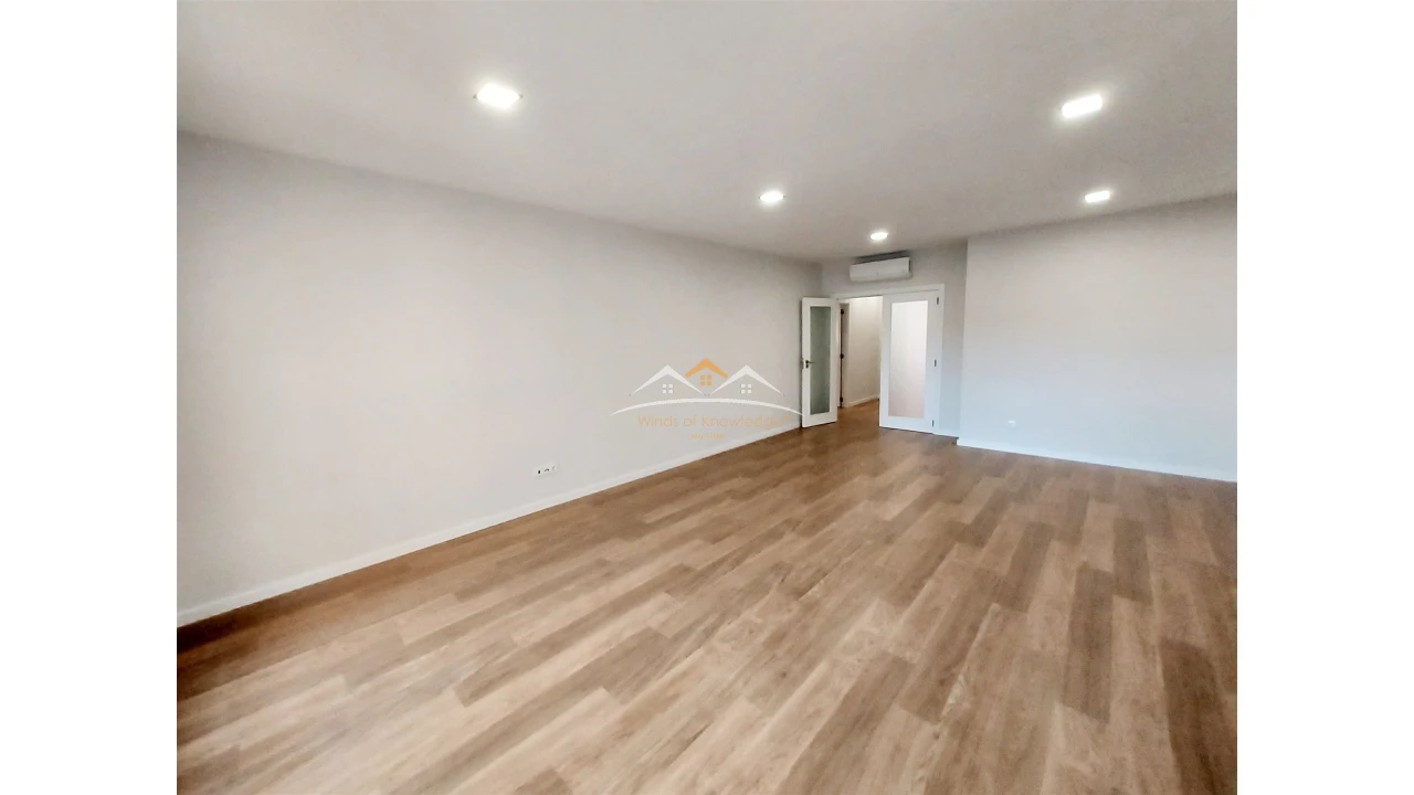 Apartamento T4 para Venda em São João Baptista e Santa Maria dos Olivais Foto 10