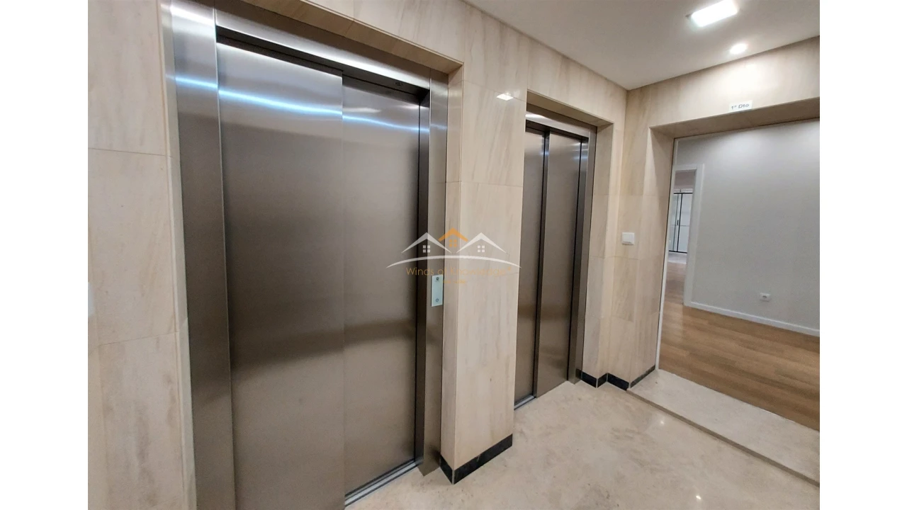 Apartamento T4 para Venda em São João Baptista e Santa Maria dos Olivais Foto 24