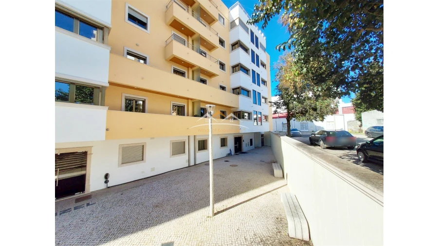 Apartamento T4 para Venda em São João Baptista e Santa Maria dos Olivais Foto 27