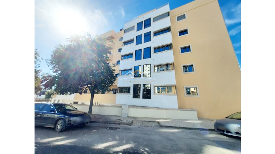 Apartamento T4 para Venda em São João Baptista e Santa Maria dos Olivais Foto 28