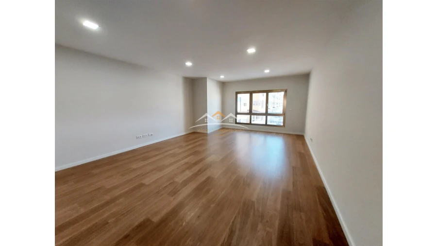 Apartamento T4 para Venda em São João Baptista e Santa Maria dos Olivais Foto 7