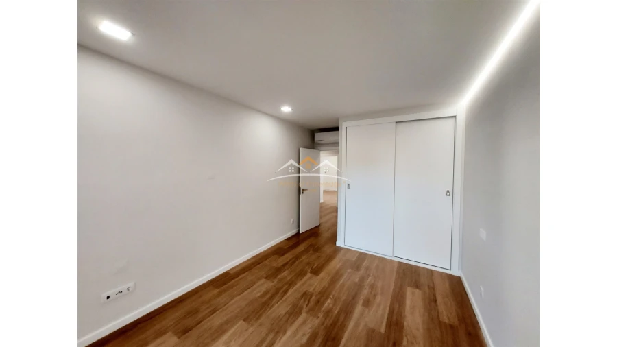 Apartamento T4 para Venda em São João Baptista e Santa Maria dos Olivais Foto 21