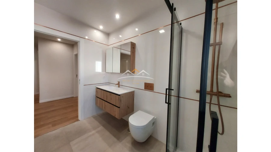 Apartamento T4 para Venda em São João Baptista e Santa Maria dos Olivais Foto 18