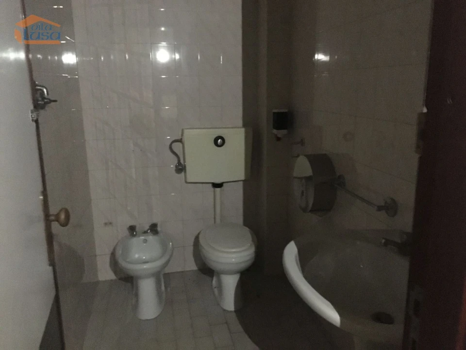 Loja para Arrendamento em Gondomar (São Cosme), Valbom e Jovim Foto 7