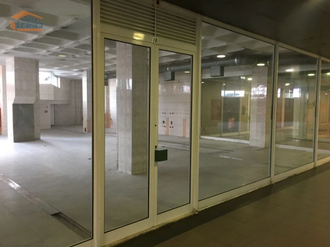 Loja para Arrendamento em Gondomar (São Cosme), Valbom e Jovim Foto 2