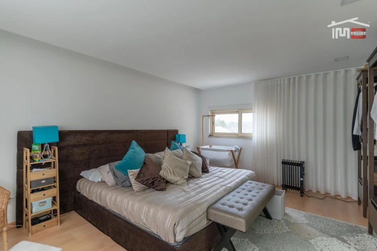 Moradia T5 para Venda em Freixianda, Ribeira do Fárrio e Formigais Foto 12