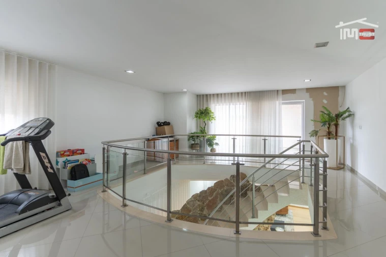 Moradia T5 para Venda em Freixianda, Ribeira do Fárrio e Formigais Foto 23