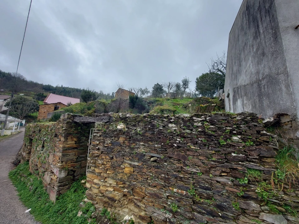 Moradia T1 para Venda em Benfeita Foto 7