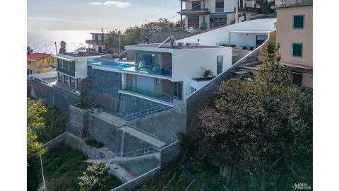 Moradia T2 para Venda em Arco da Calheta