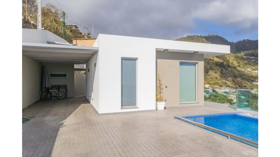 Moradia T2 para Venda em Arco da Calheta Foto 7