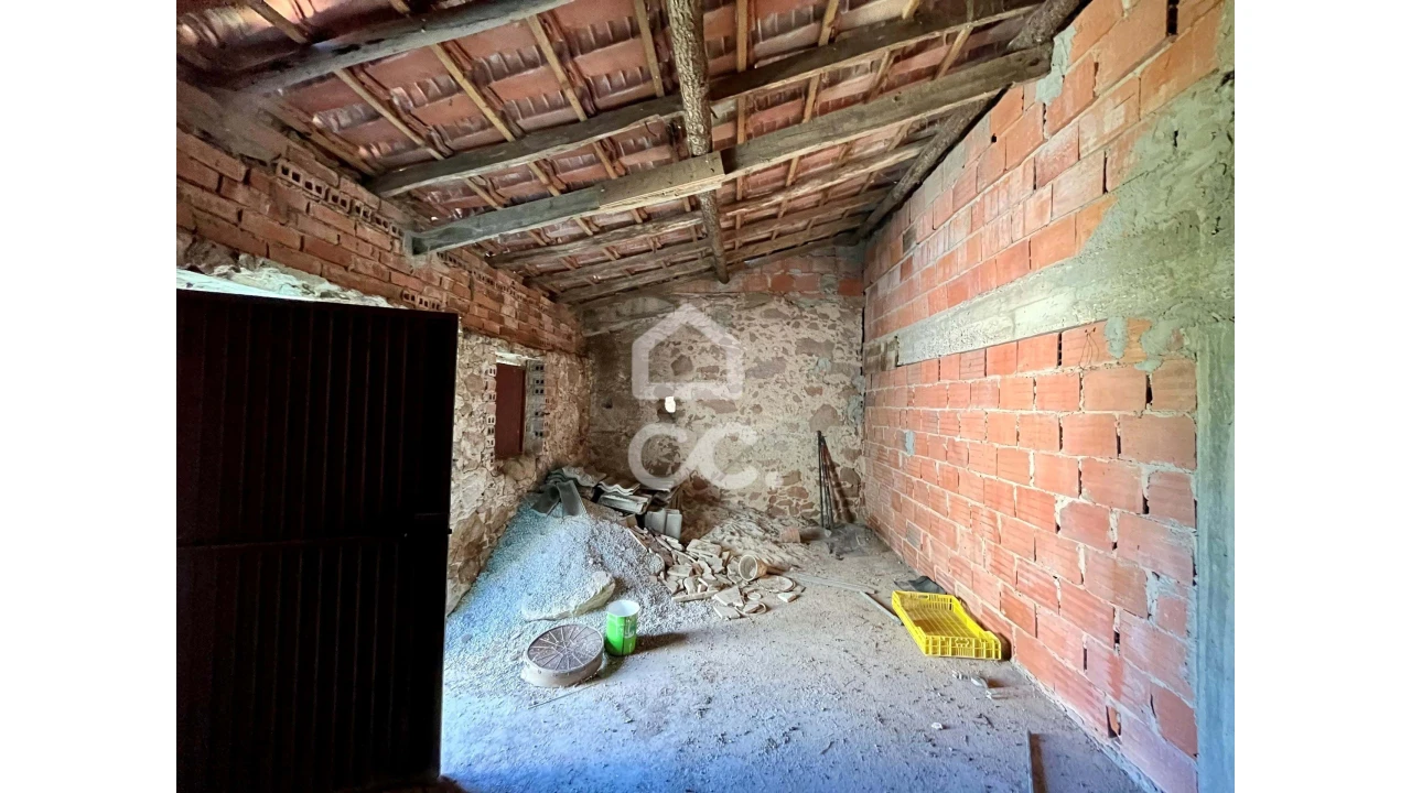 Moradia T1 para Venda em Moita dos Ferreiros Foto 3