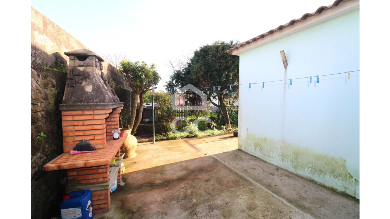 Moradia T3 para Venda em Arrifes Foto 17