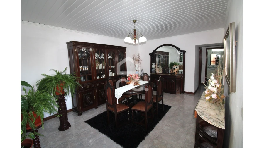 Moradia T3 para Venda em Arrifes Foto 5