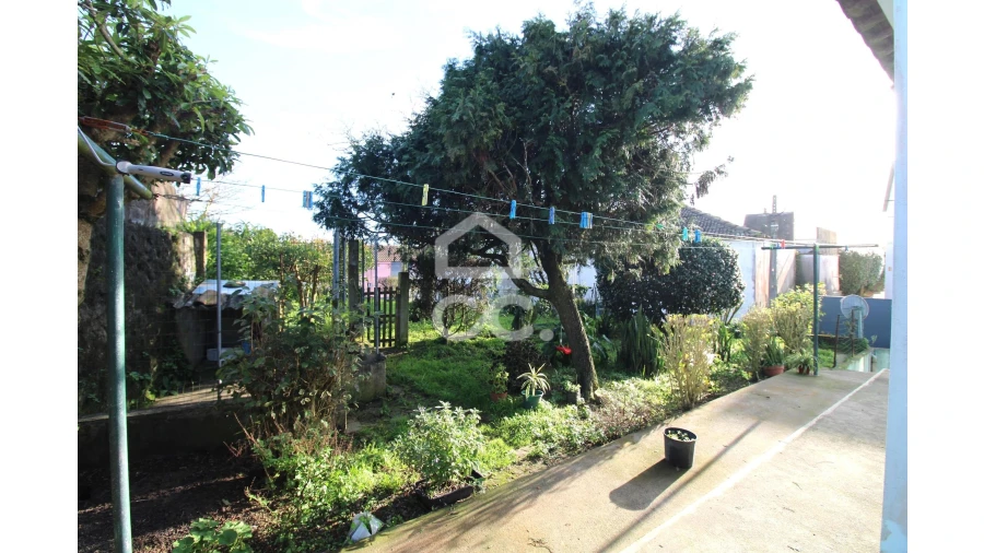 Moradia T3 para Venda em Arrifes Foto 16