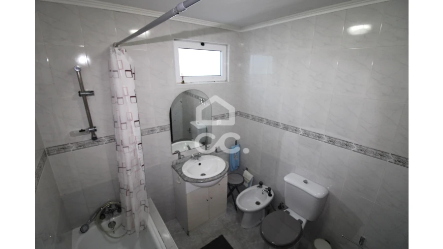 Moradia T3 para Venda em Arrifes Foto 10