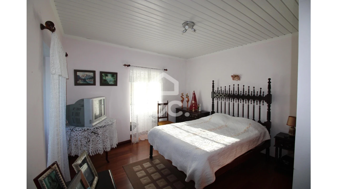 Moradia T3 para Venda em Arrifes Foto 6