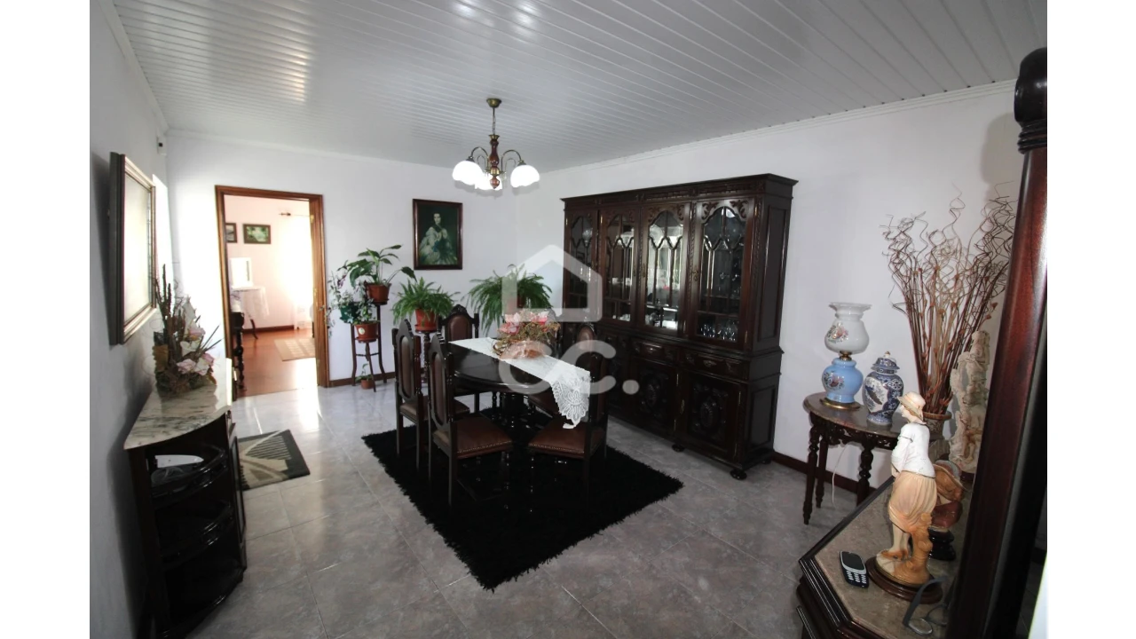 Moradia T3 para Venda em Arrifes Foto 4