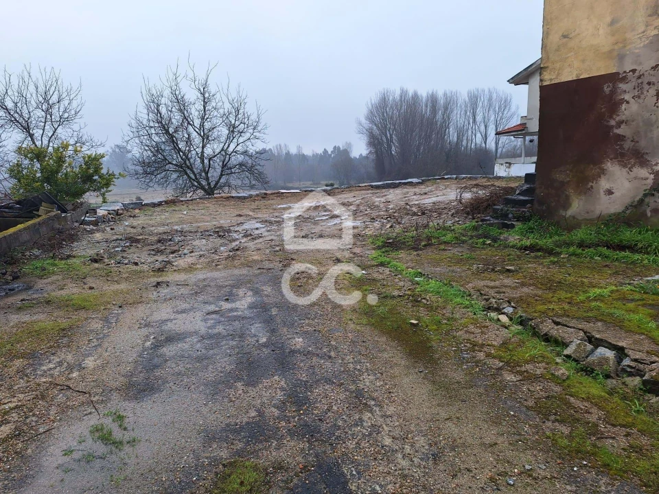 Moradia T2 para Venda em Freamunde Foto 14