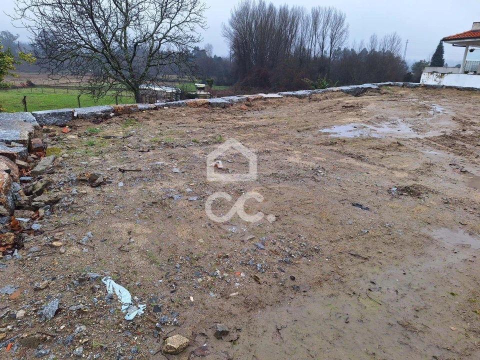 Moradia T2 para Venda em Freamunde Foto 17