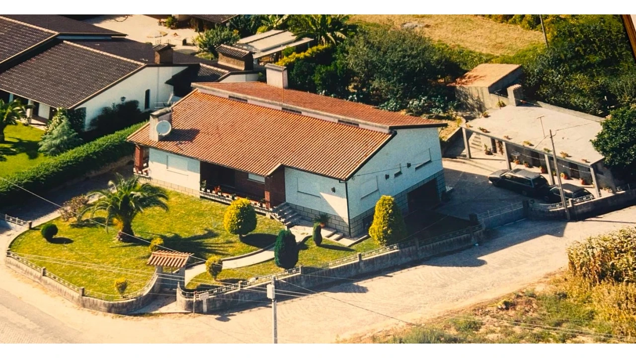 Moradia T4 para Venda em Bustos, Troviscal e Mamarrosa Foto 1