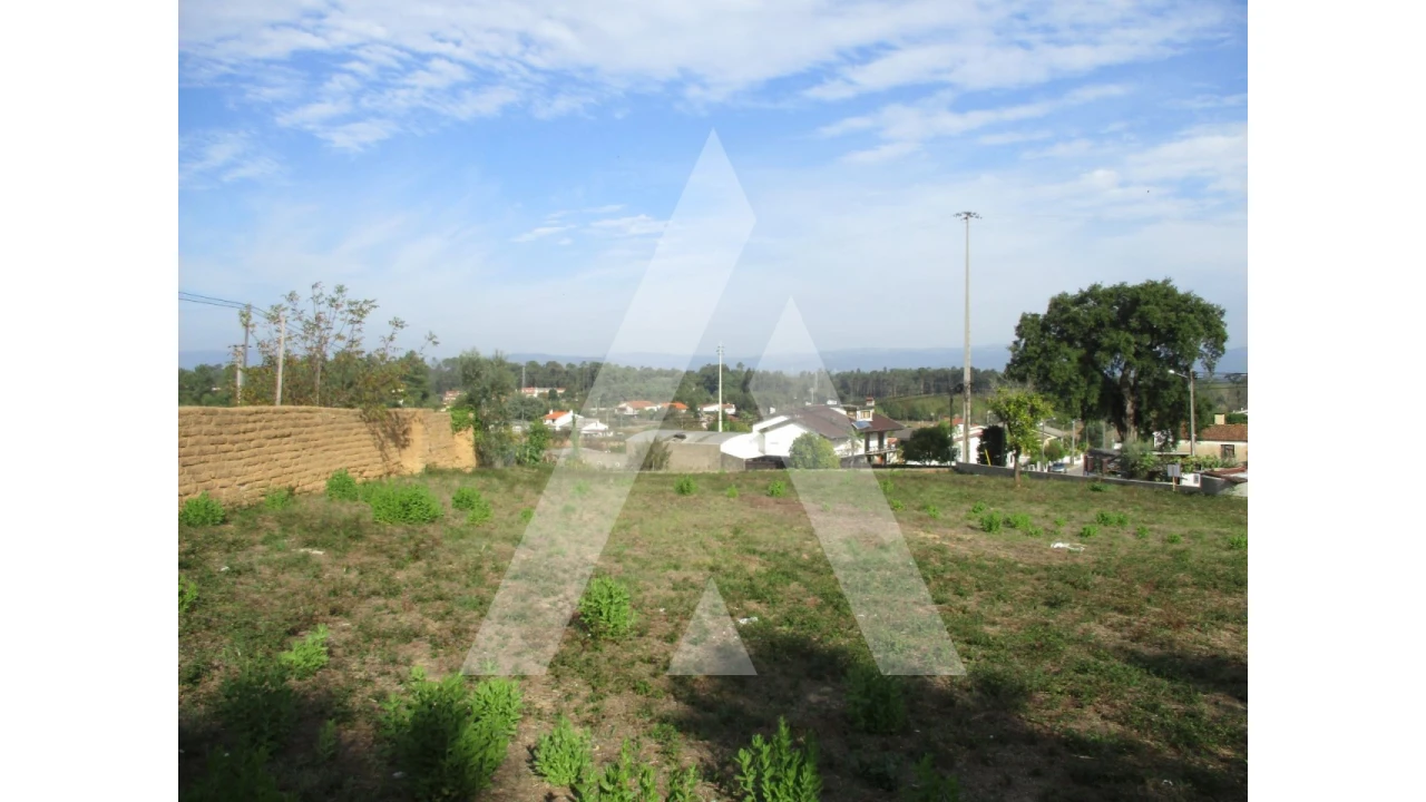 Terreno para Venda em Barrô e Aguada de Baixo Foto 1