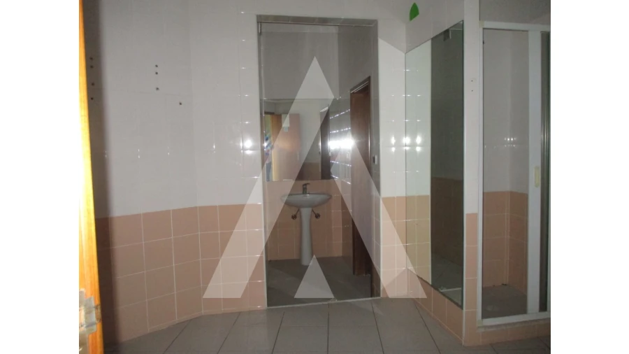 Loja para Venda em Arcos e Mogofores Foto 10