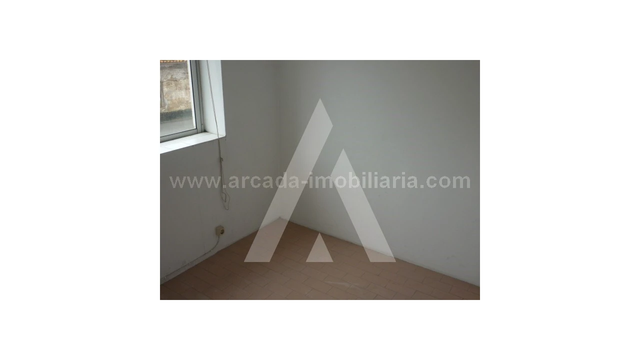 Escritório para Arrendamento em Oliveira do Bairro Foto 2