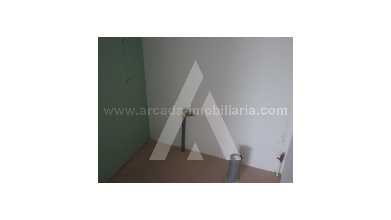 Escritório para Arrendamento em Oliveira do Bairro Foto 4