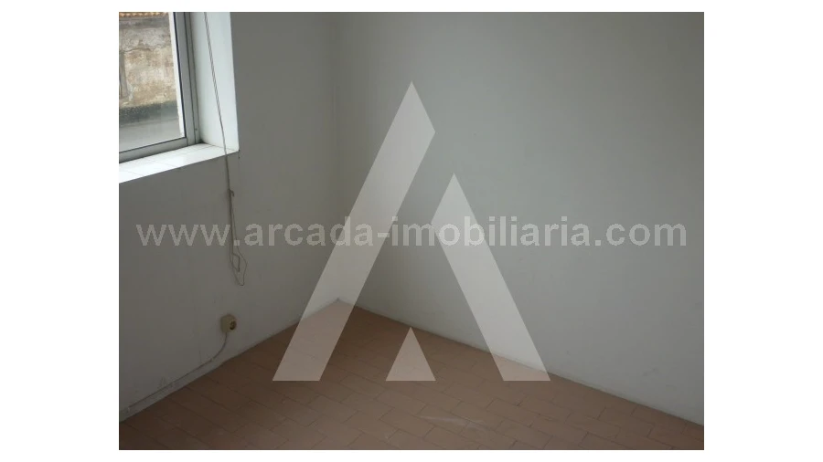 Escritório para Arrendamento em Oliveira do Bairro Foto 2