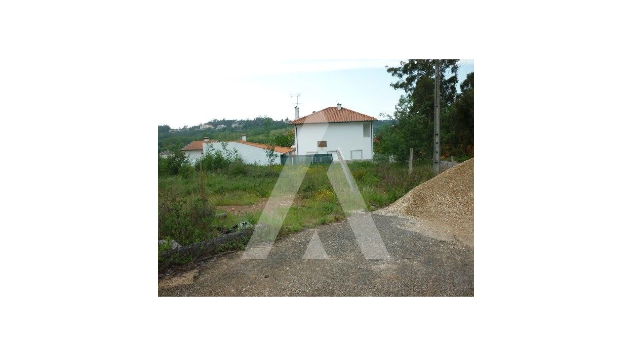 Terreno para Venda em Avelãs de Caminho Foto 1