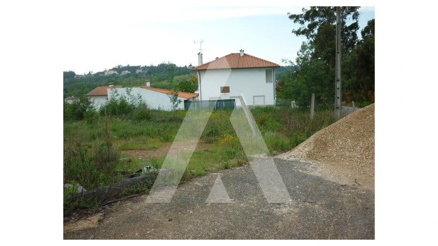 Terreno para Venda em Avelãs de Caminho