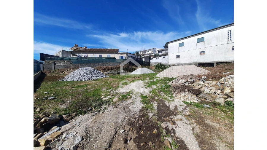 Terreno para Venda em Eiriz Foto 2