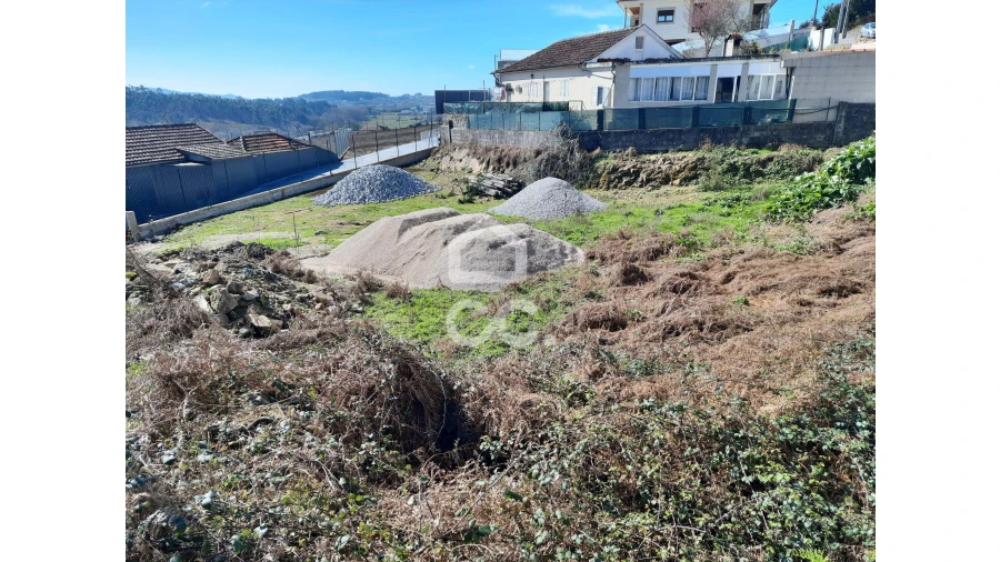 Terreno para Venda em Eiriz Foto 1