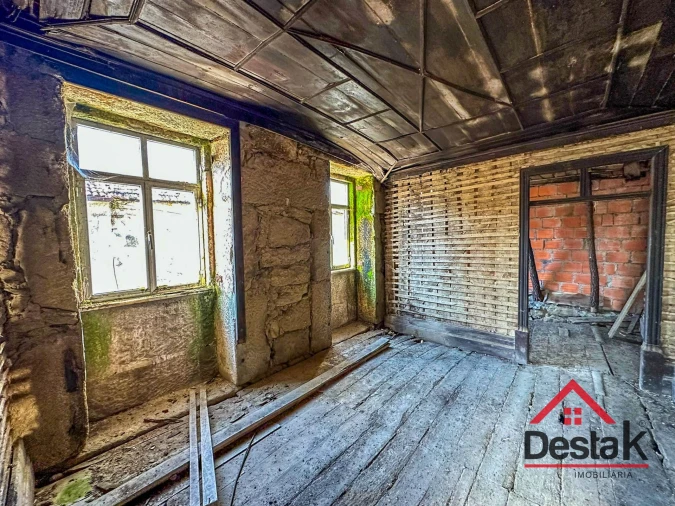 Moradia T2 para Venda em Rio de Moinhos Foto 3