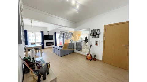 Apartamento T3 para Venda em Laranjeiro e Feijó