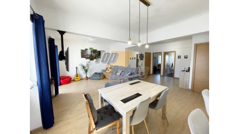 Apartamento T3 para Venda em Laranjeiro e Feijó