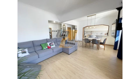 Apartamento T3 para Venda em Laranjeiro e Feijó