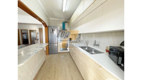 Apartamento T3 para Venda em Laranjeiro e Feijó