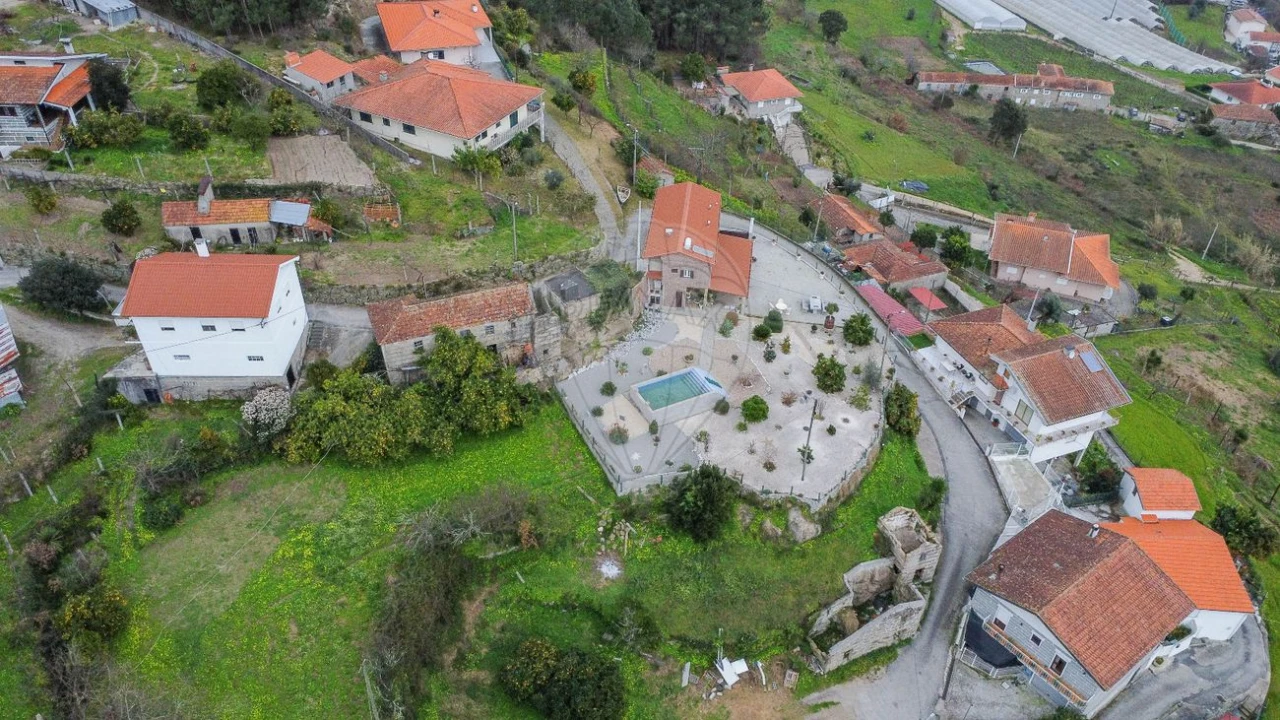 Moradia T3 para Venda em Fornos Foto 37