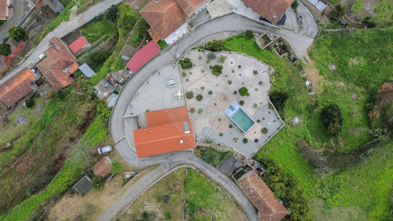 Moradia T3 para Venda em Fornos Foto 32