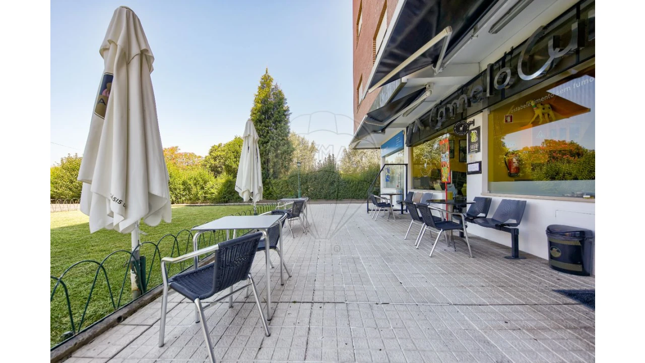 Loja para Venda em Tamengos, Aguim e Óis do Bairro Foto 1