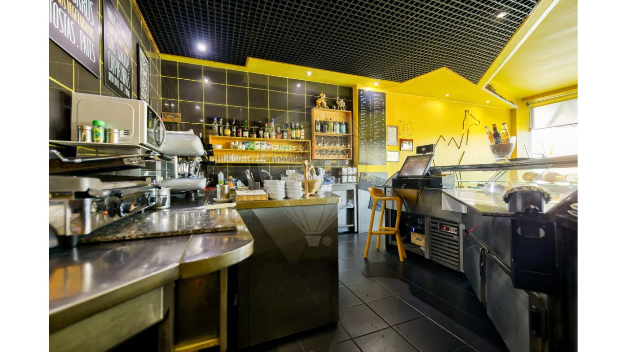 Loja para Venda em Tamengos, Aguim e Óis do Bairro Foto 6