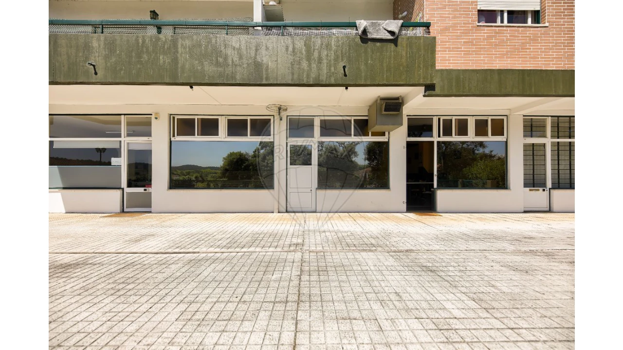 Loja para Venda em Tamengos, Aguim e Óis do Bairro Foto 15