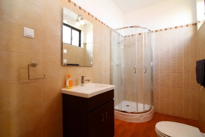 Moradia T4 para Venda em Estômbar e Parchal