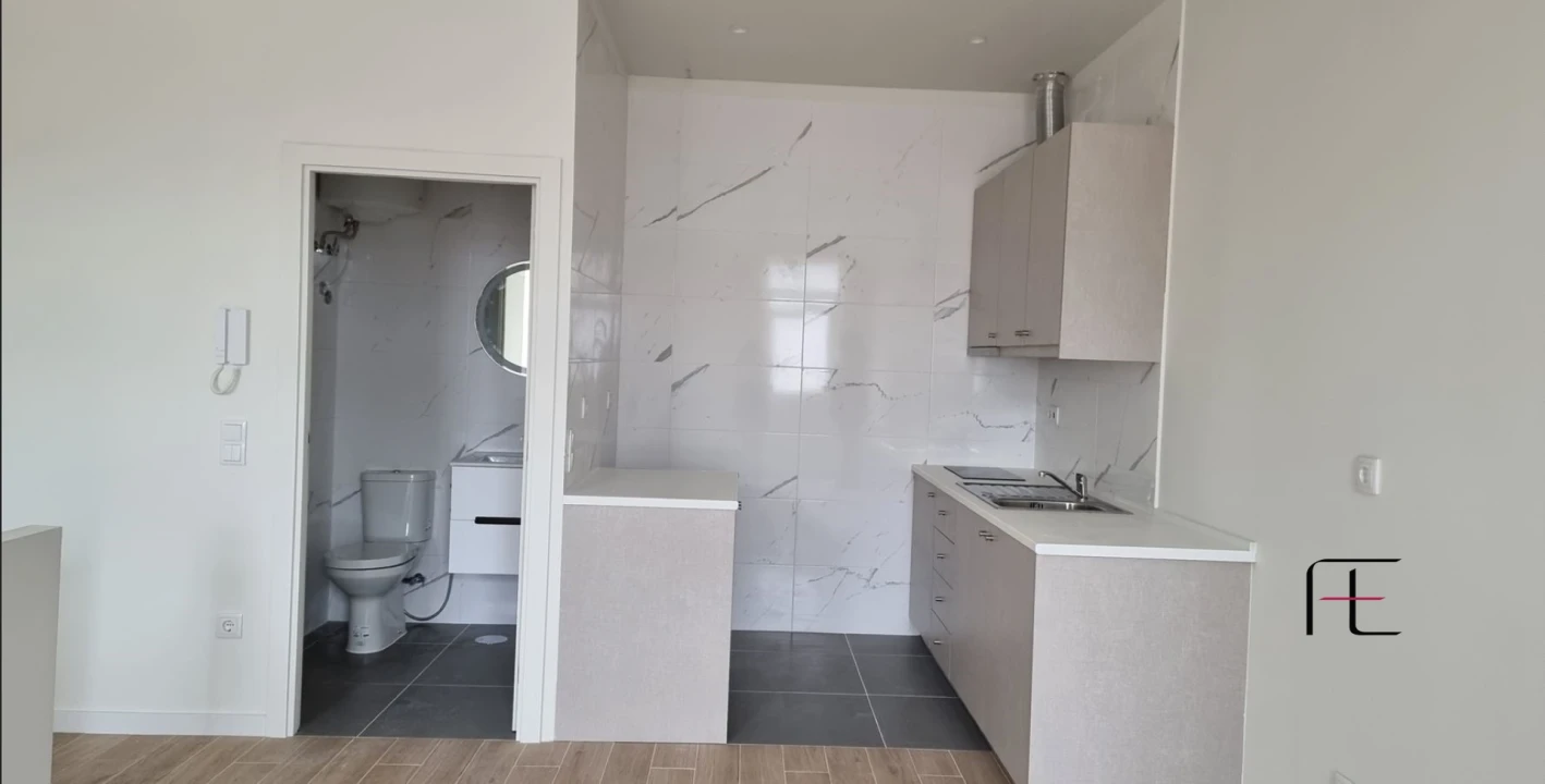 Prédio para Venda em Santa Marinha e São Pedro da Afurada Foto 5